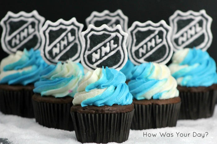 NHL themed hockey cupcakes