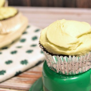 chocolate avocado cupcakes with avocado buttercream frosting