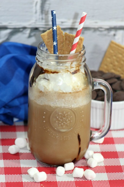 https://www.gretasday.com/wp-content/uploads/2016/04/copycat-starbucks-smores-frappuccino-650.jpg