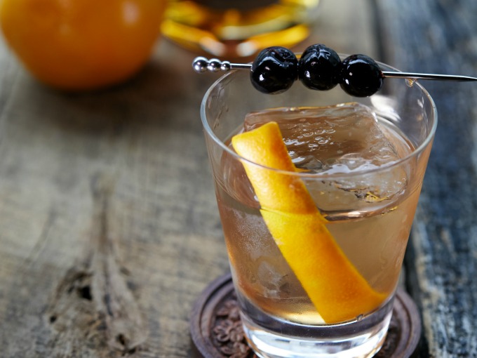 classic old fashioned cocktail