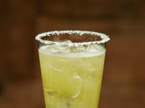 How To Make A Mexican Mule Beer Cocktail How Was Your Day,What Eye Color Goes With Purple Hair