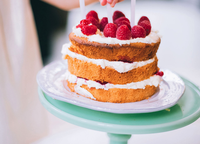 https://www.gretasday.com/wp-content/uploads/2019/12/naked-cake.jpg