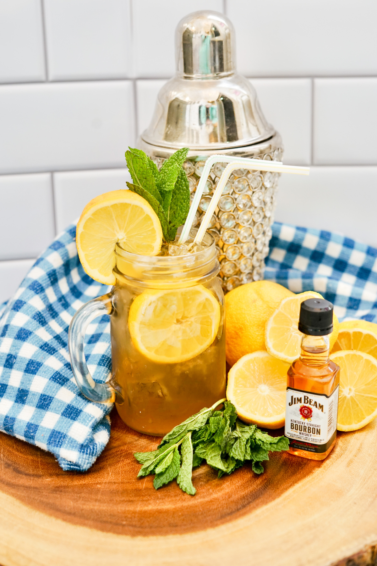 Sip Into Summer With The Spiked Arnold Palmer sip-into-summer-with-the-spiked-arnold-palmer