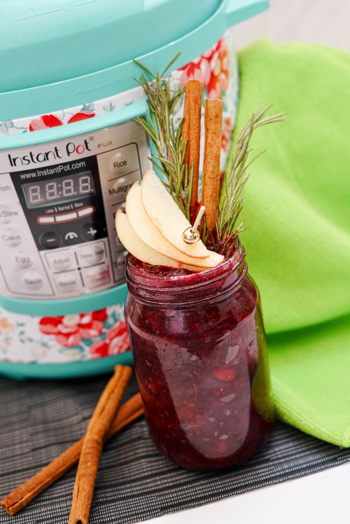 instant pot spiked cranberry sauce