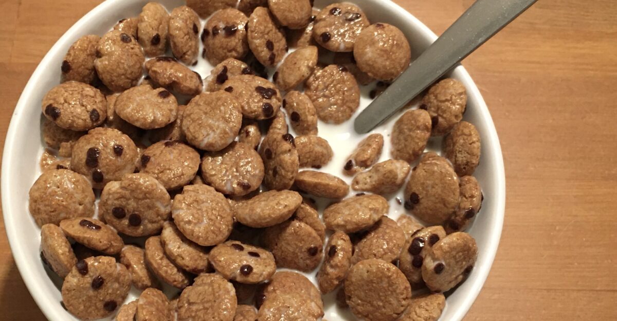Cookie Crisp - Naturally Flavored Sweetened Cereal with milk