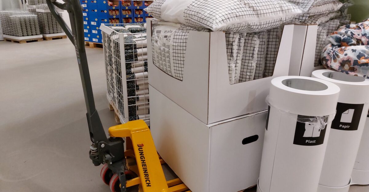 Jungheinrich pallet jack in IKEA Copenhagen