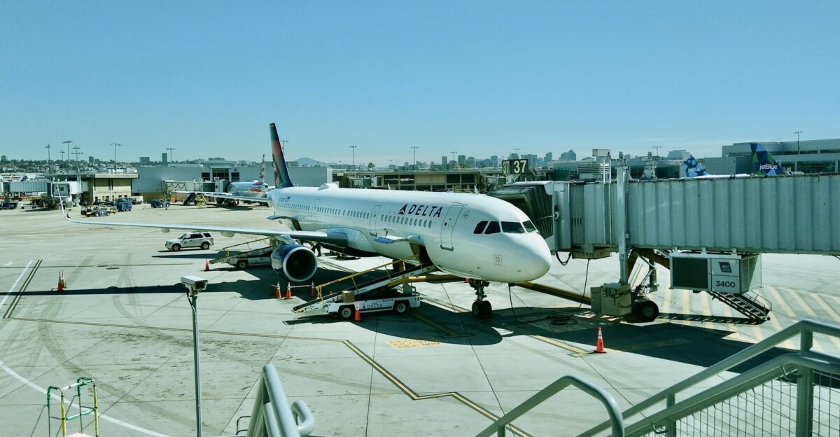 Airbus A321 operated by Delta Airlines registration N352DN at San Diego