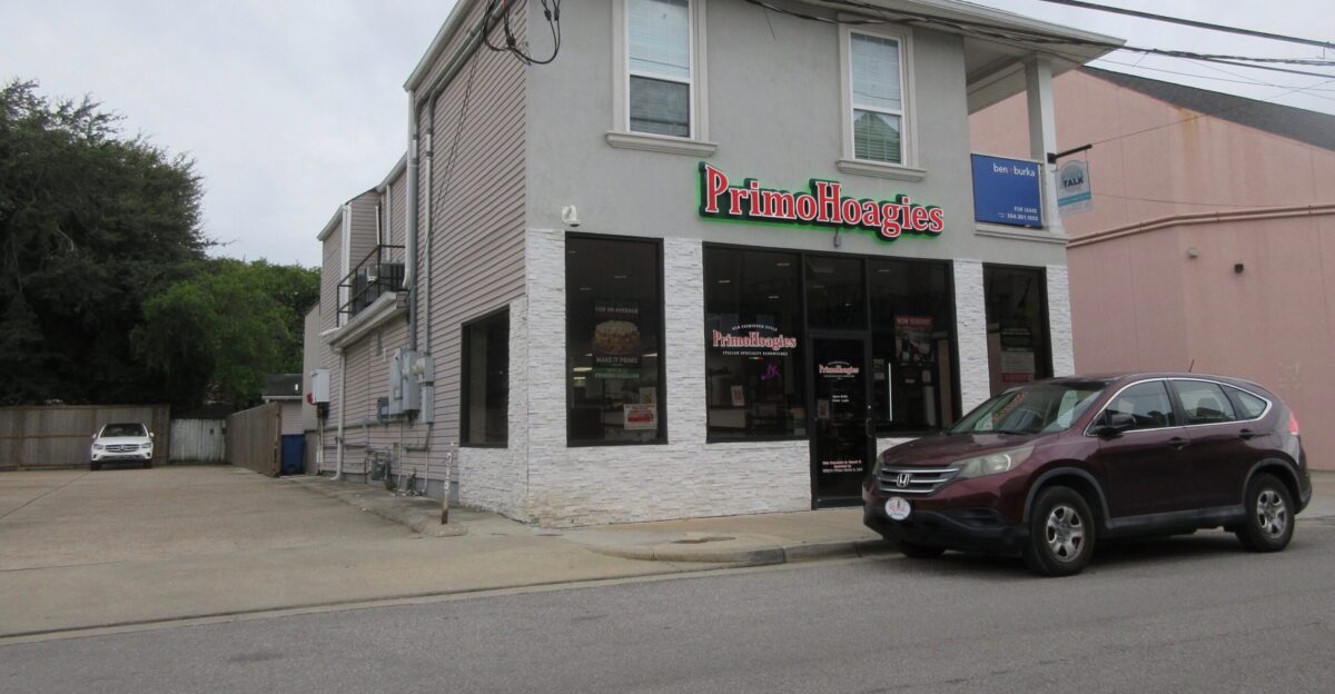 PrimoHoagies - new business on Oak Street New Orleans Hoagies is US north-eastern style long sandwiches we call our versions po-boys in New Orleans This is a Pennsylvania based chain We shall see if this makes it in New Orleans Maybe there are enough college students and transplants in the area